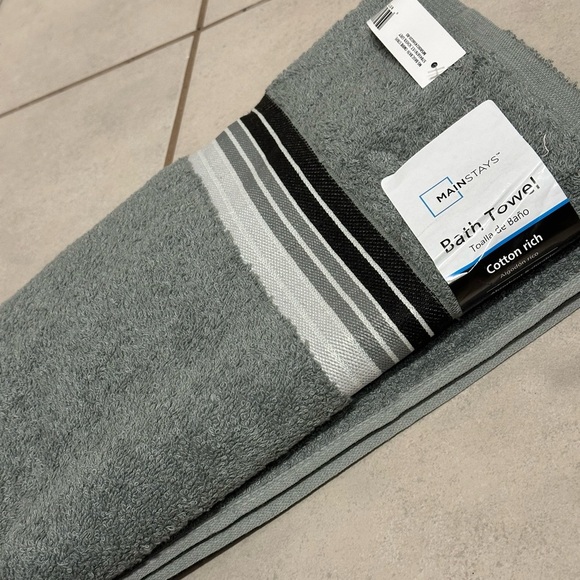Mainstays Gray 2 Bath Towels cotton rich - Picture 3 of 5